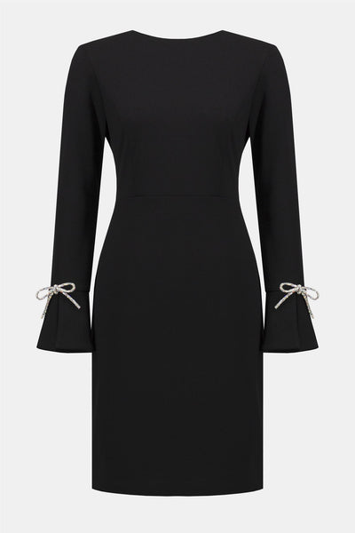 Scuba Crepe Shift Dress With Rhinestone Bows, Black fra Joseph Ribkoff hos Tråkk Inn