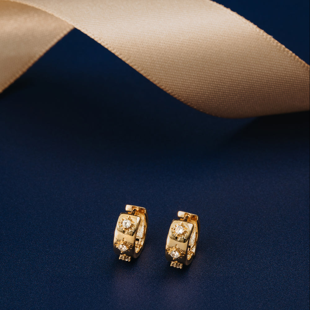 Starburst Embellished Metal Huggie Hoop fra Orelia - bilde 3