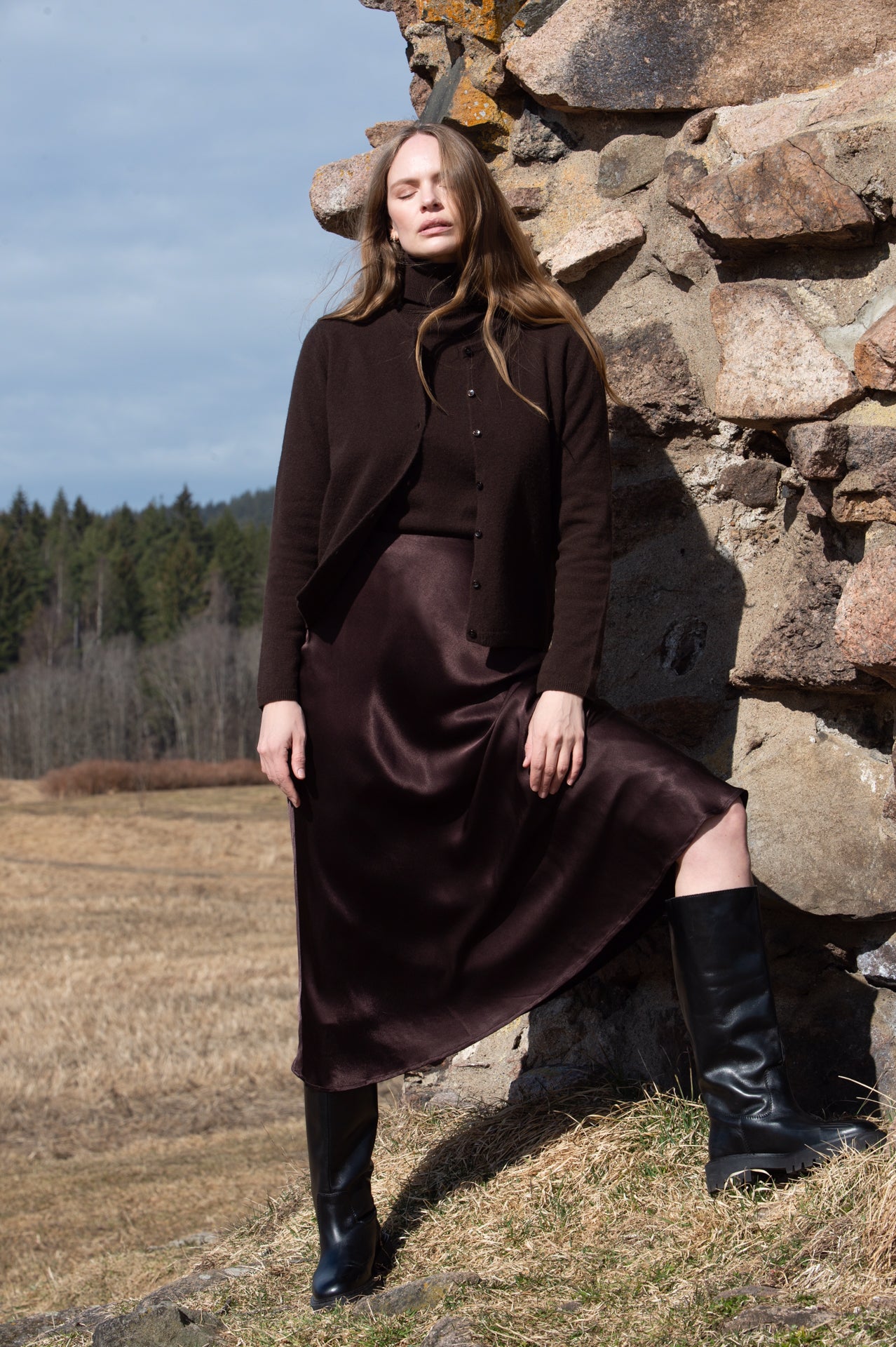 Emerson Satin, Darkest Brown fra Arnie Says hos Tråkk Inn