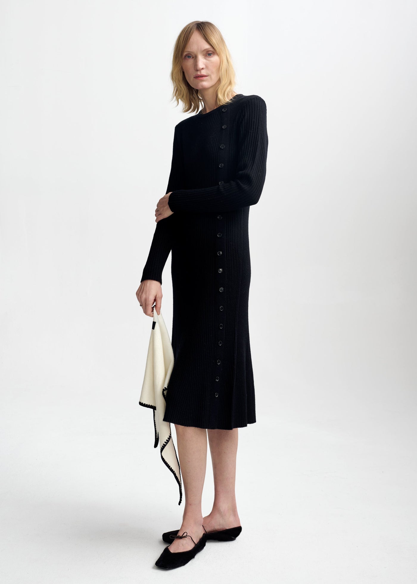 Mima Merino Dress, Black fra Christian Aks hos Tråkk Inn