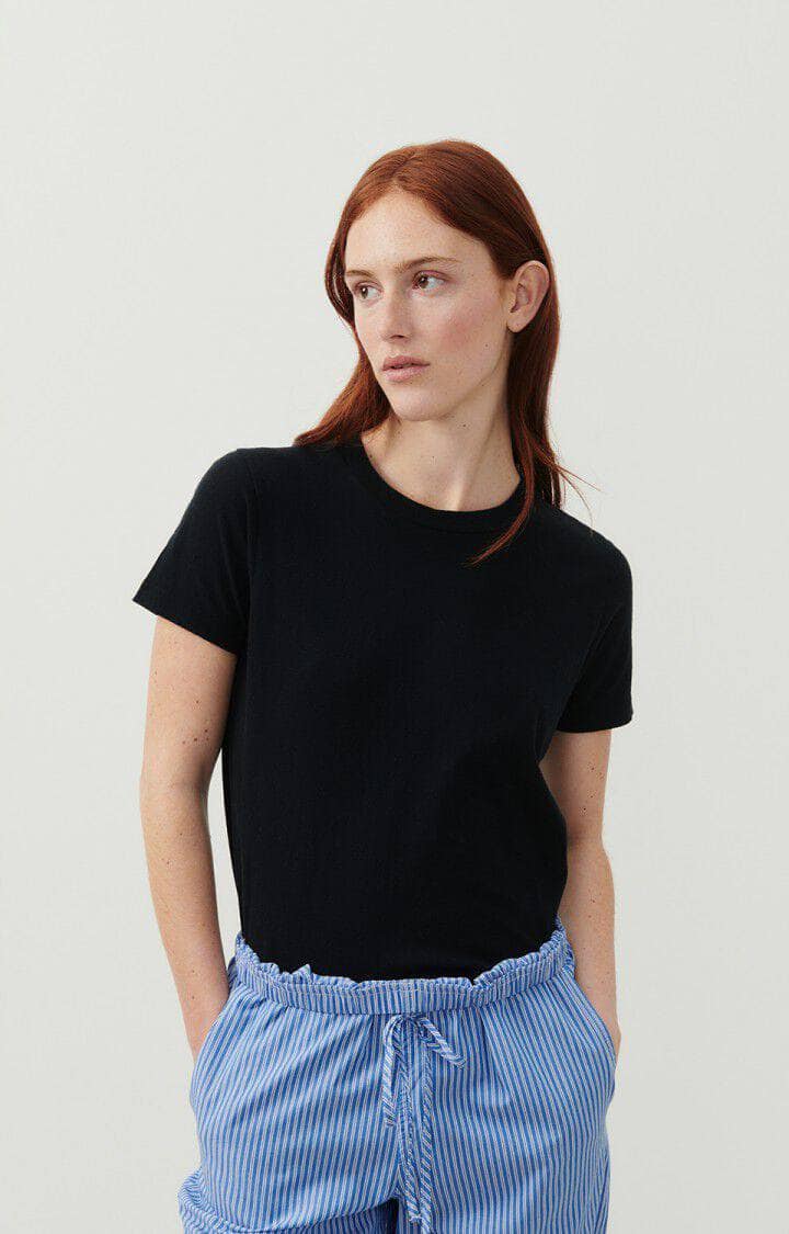 American Vintage svart t-shirt - på modell