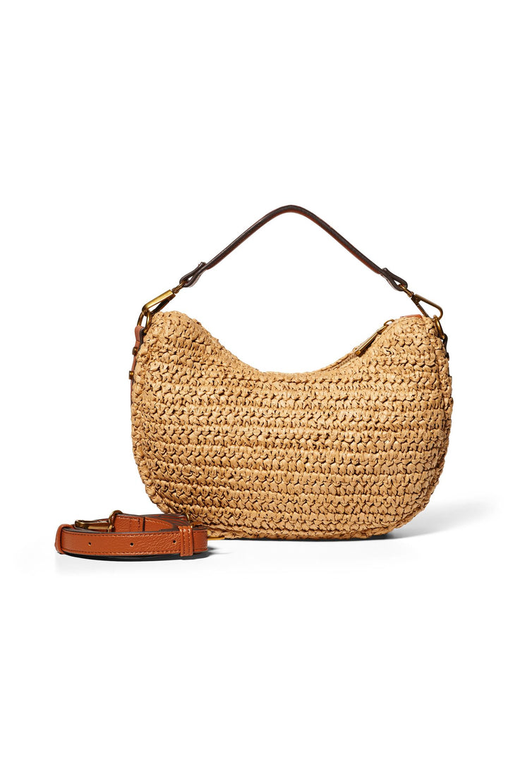 Raffia skulderveske i naturlig beige med avtagbar cognacfarget lærreim, frontsett på hvit bakgrunn