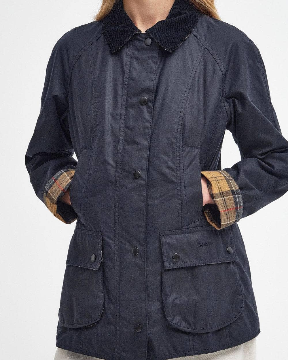 Barbour marineblå jakke - på modell 2