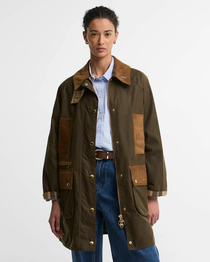 Barbour olivengrønn jakke - på modell forfra