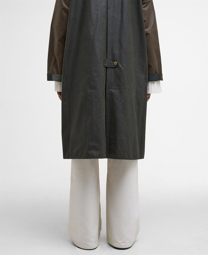 Barbour olivengrønn jakke kåpe - på modell 3