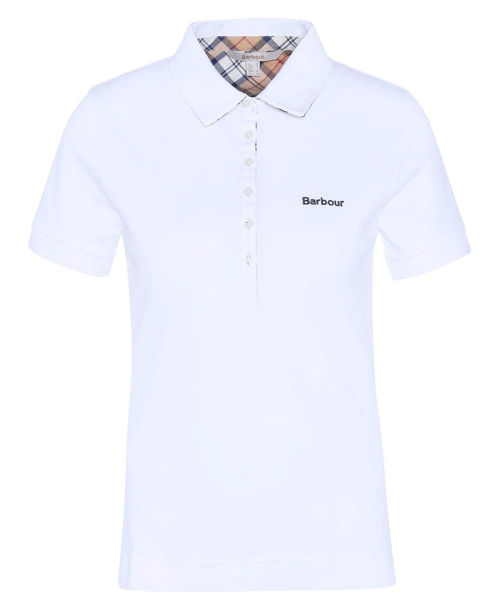 Hvit poloskjorte med Barbour-logo og rutet fôr under kragen, frontsett på hvit bakgrunn