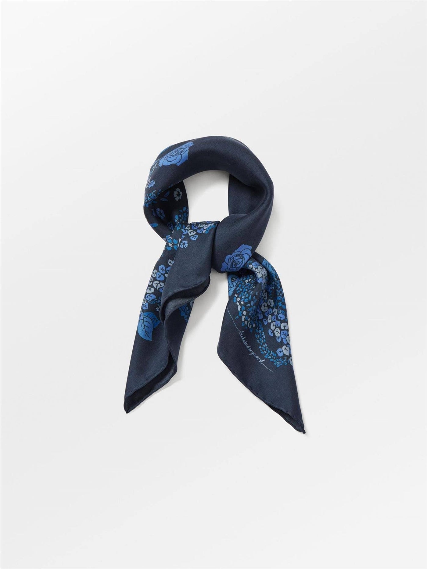 Wintery Twill Sia Scarf, Navy Blazer