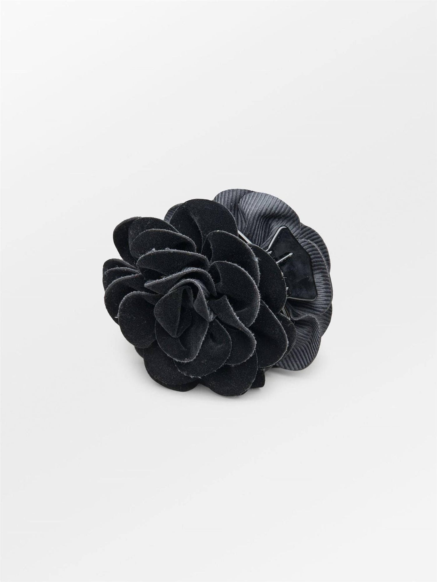 Velvet Peromia Hair Claw, Black