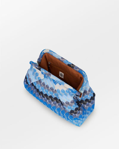 Pala Bonita Clutch, Dazzling Blue