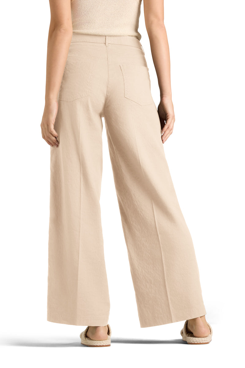 Cambio beige bukse - på modell bakfra