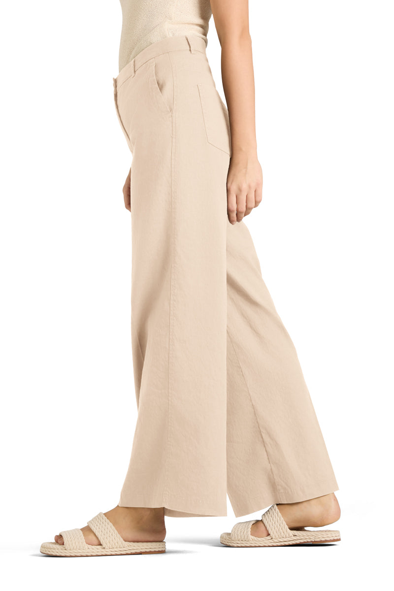Cambio beige bukse - på modell fra siden