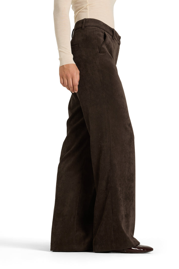 Amelie, Dark Ebony