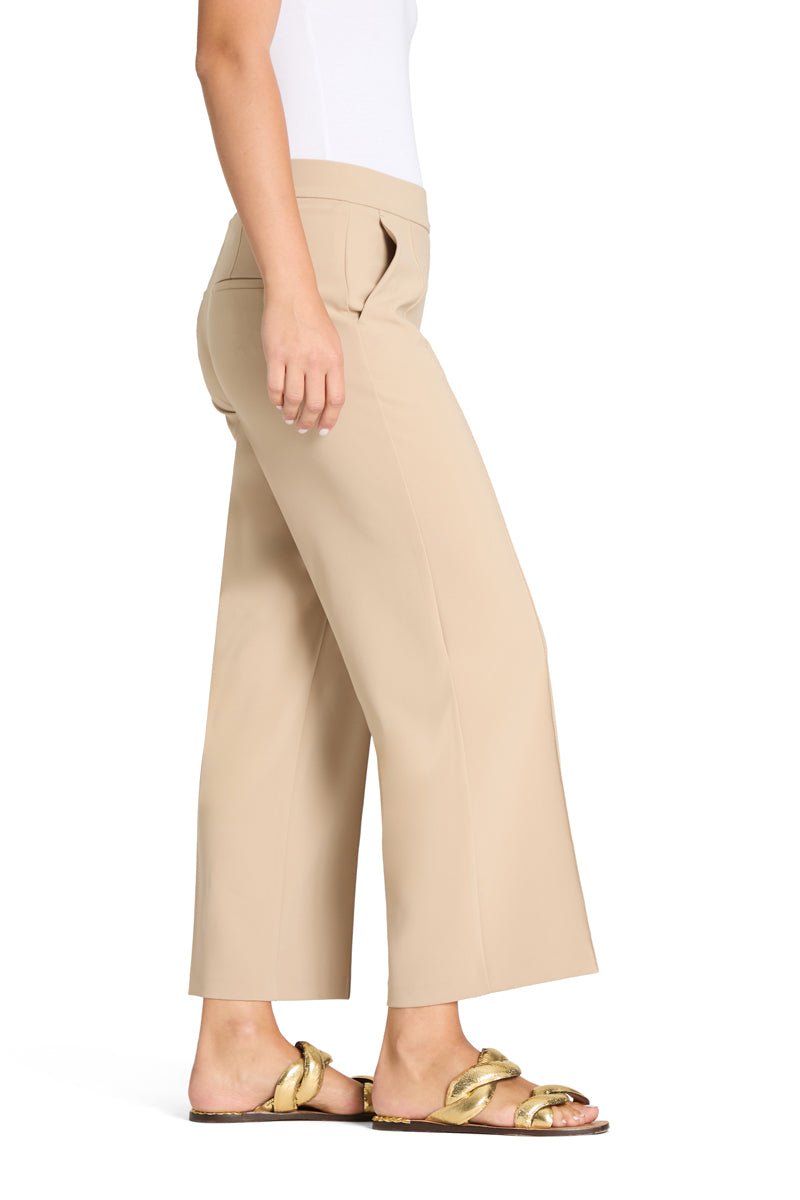 Cambio beige bukse - på modell fra siden