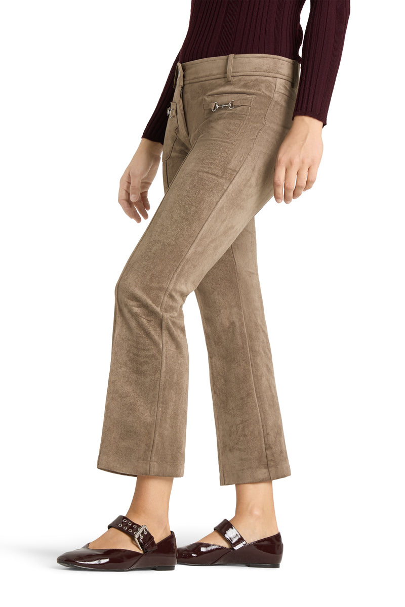Cambio beige bukse - på modell fra siden