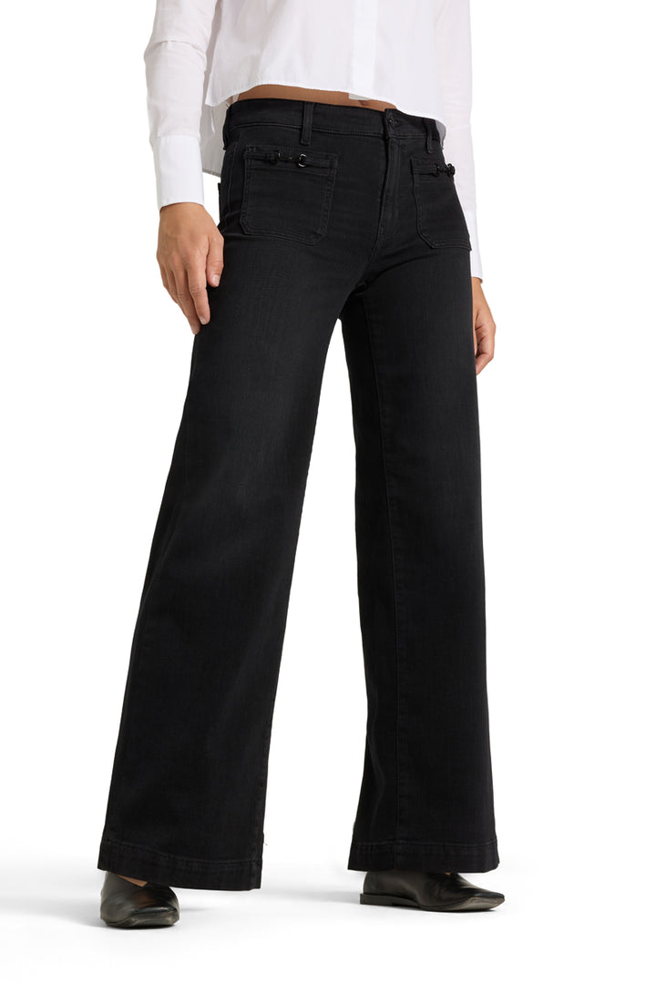 Cambio svart bukse jeans - på modell forfra