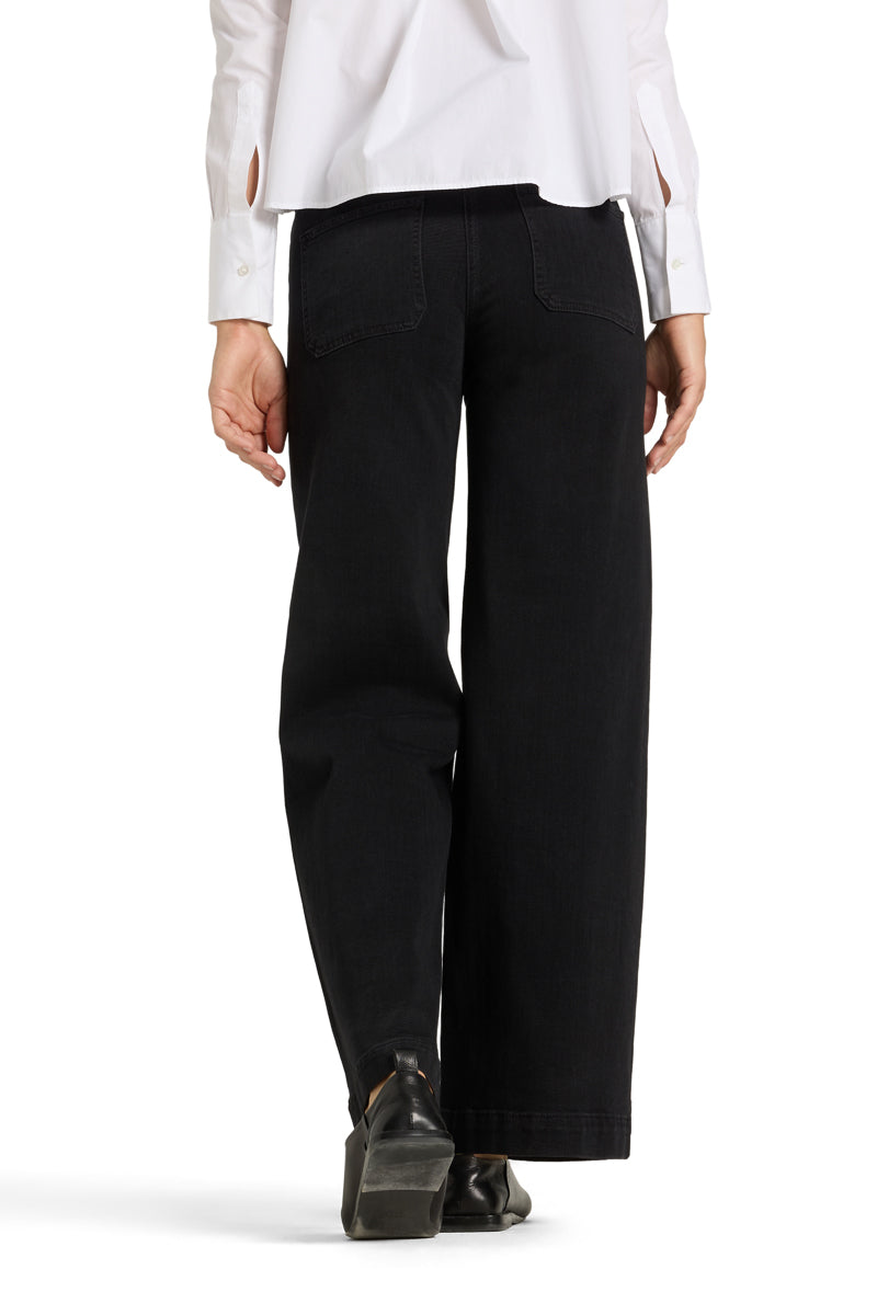 Cambio svart bukse jeans - på modell bakfra