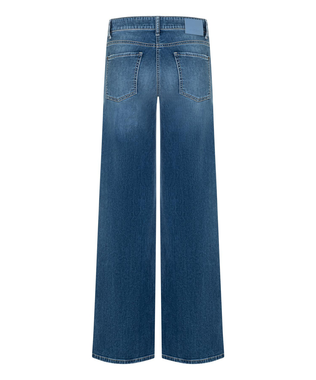 Bakside av medium blå jeans med klassiske baklommer og kontrastsøm, hel lengde