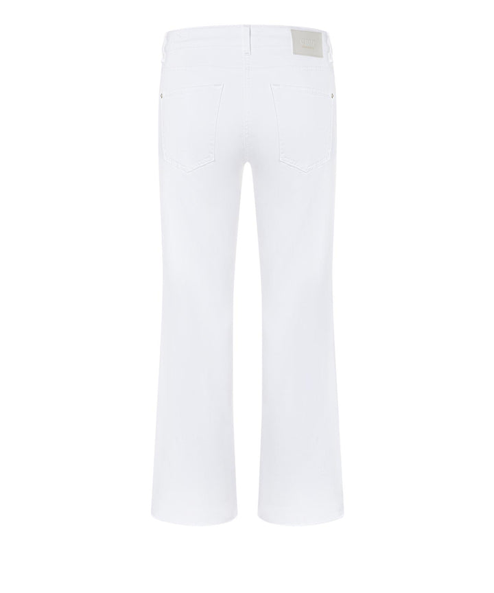 Bakside av hvite flared jeans med klassiske lommer og frynset kant, hel lengde
