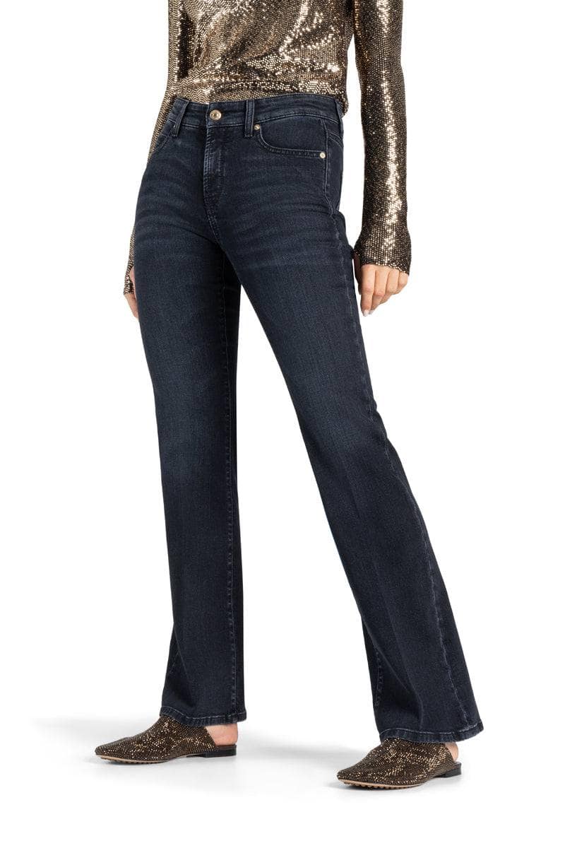 Cambio svart bukse jeans - på modell fra siden