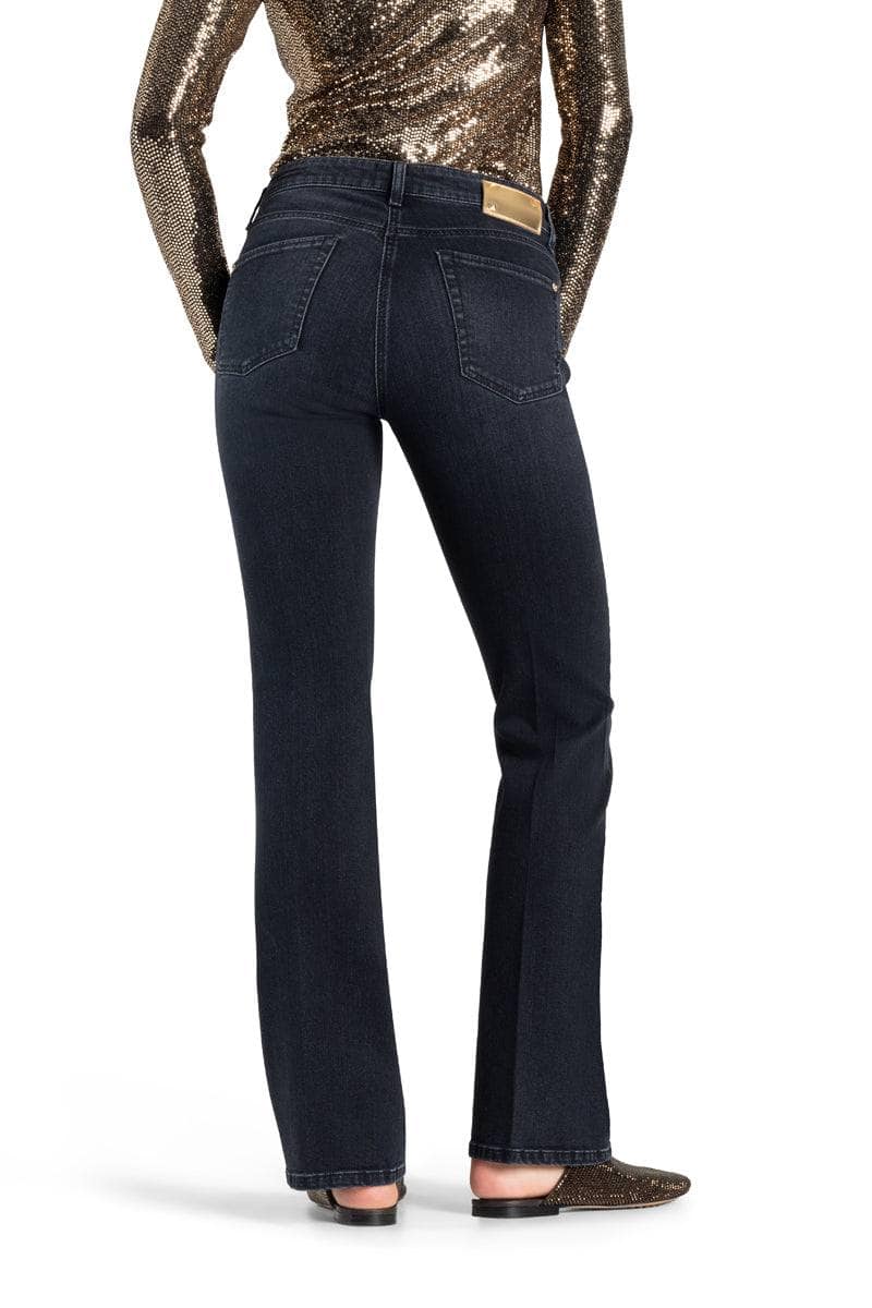 Cambio svart bukse jeans - på modell bakfra