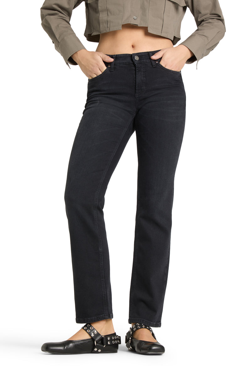 Cambio svart bukse jeans - på modell