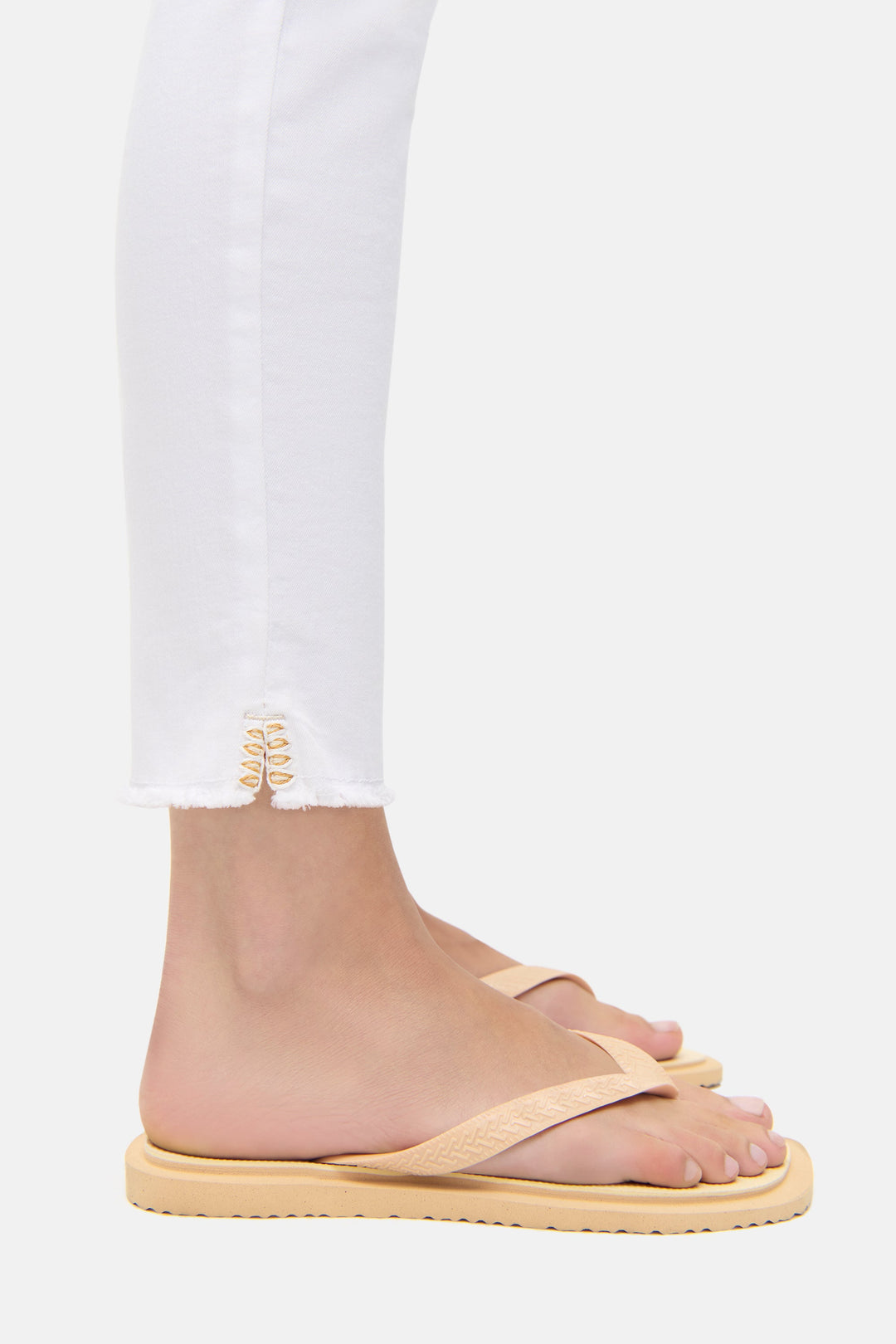 Cambio hvit bukse jeans - på modell fra siden