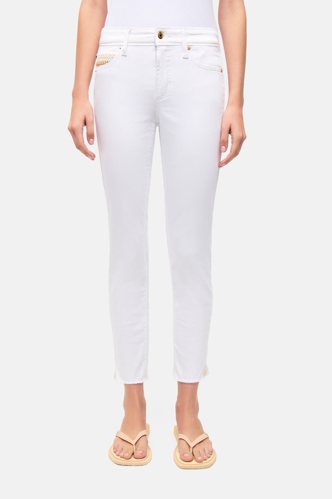 Cambio hvit bukse jeans - på modell forfra