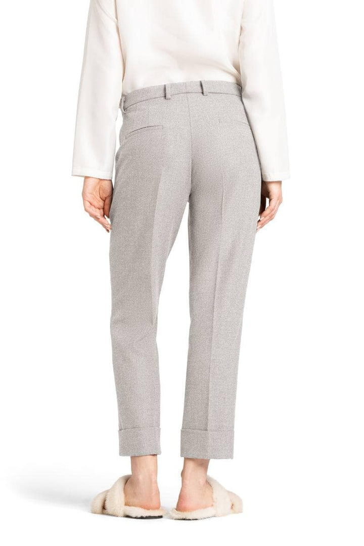 Cambio beige bukse - på modell bakfra