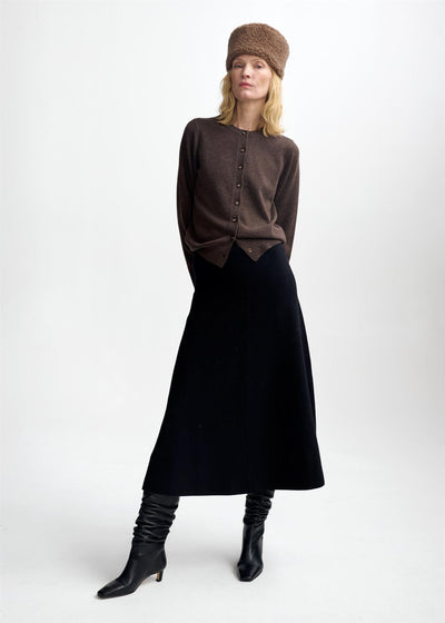 Diana Wool Cash Cardigan, Espresso fra Christian Aks hos Tråkk Inn