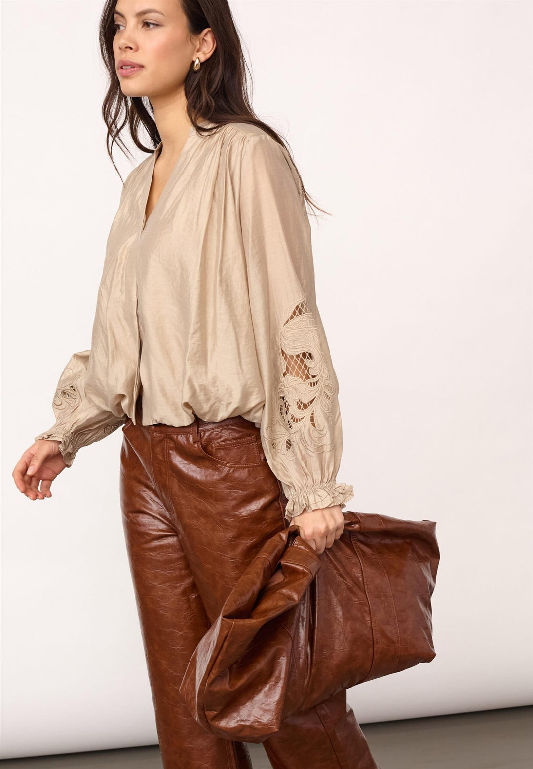 DelinCC Balloon Emb Shirt, Mink