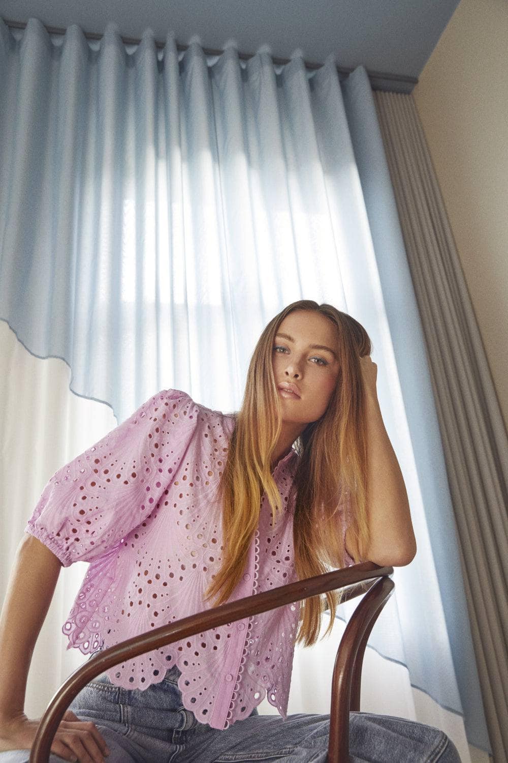 Co'couture rosa bluse - på modell
