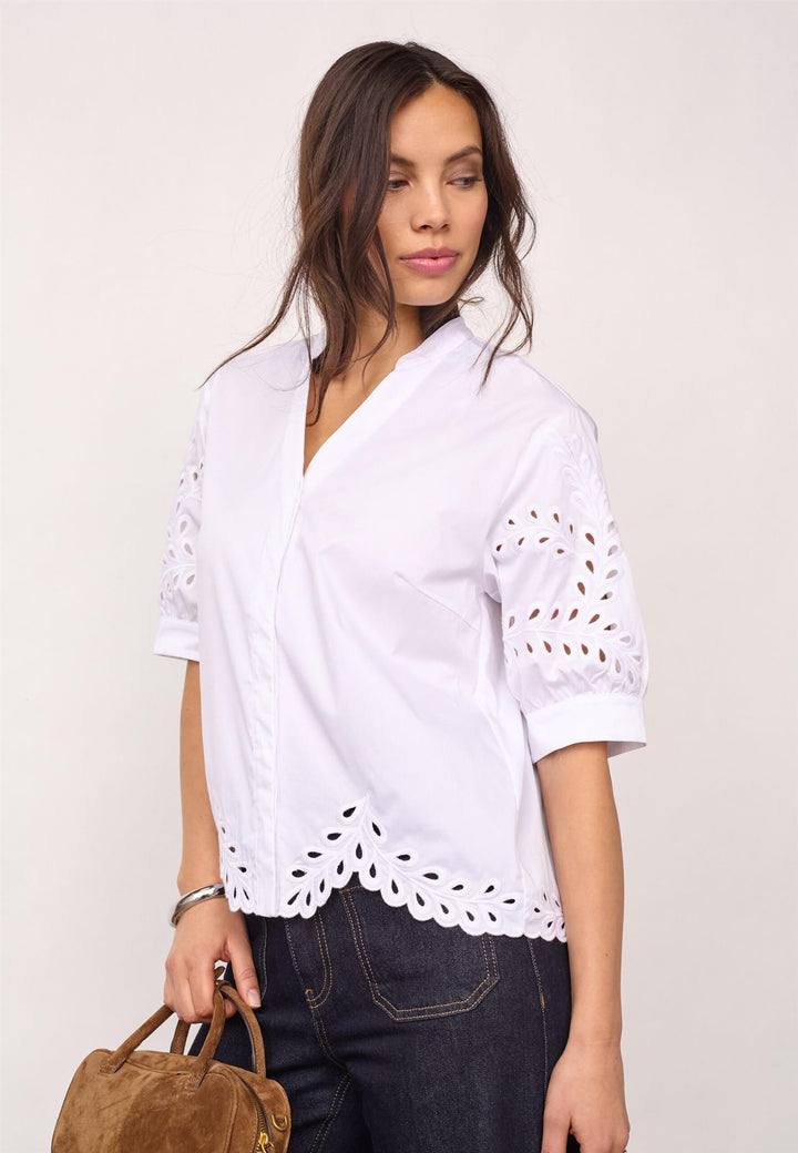 PoppyCC Emb. V-Shirt, White