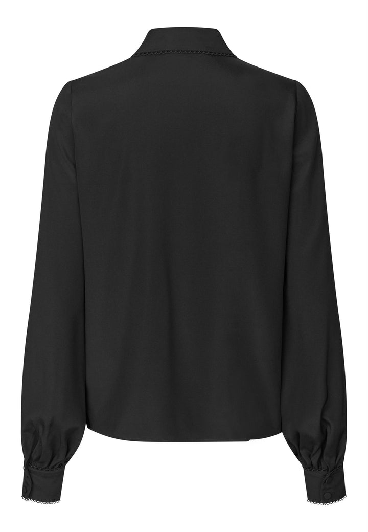 LenaDEA, Black