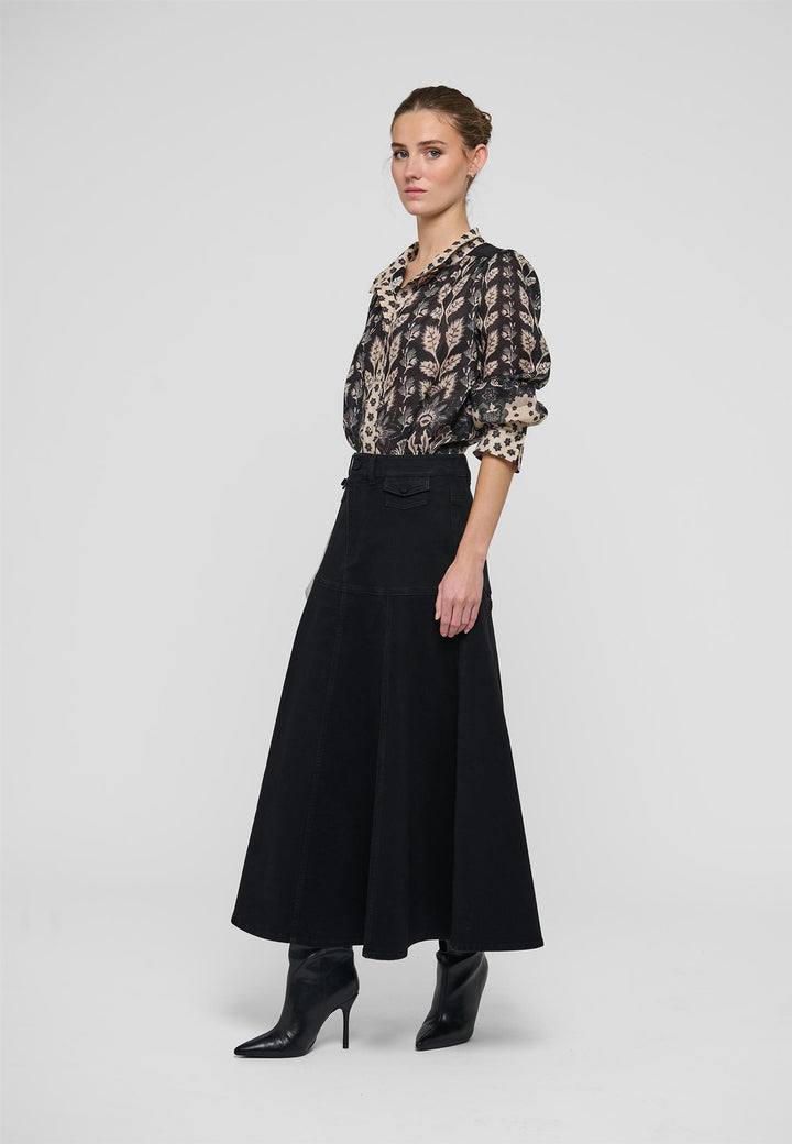 MichelleDEA, Black