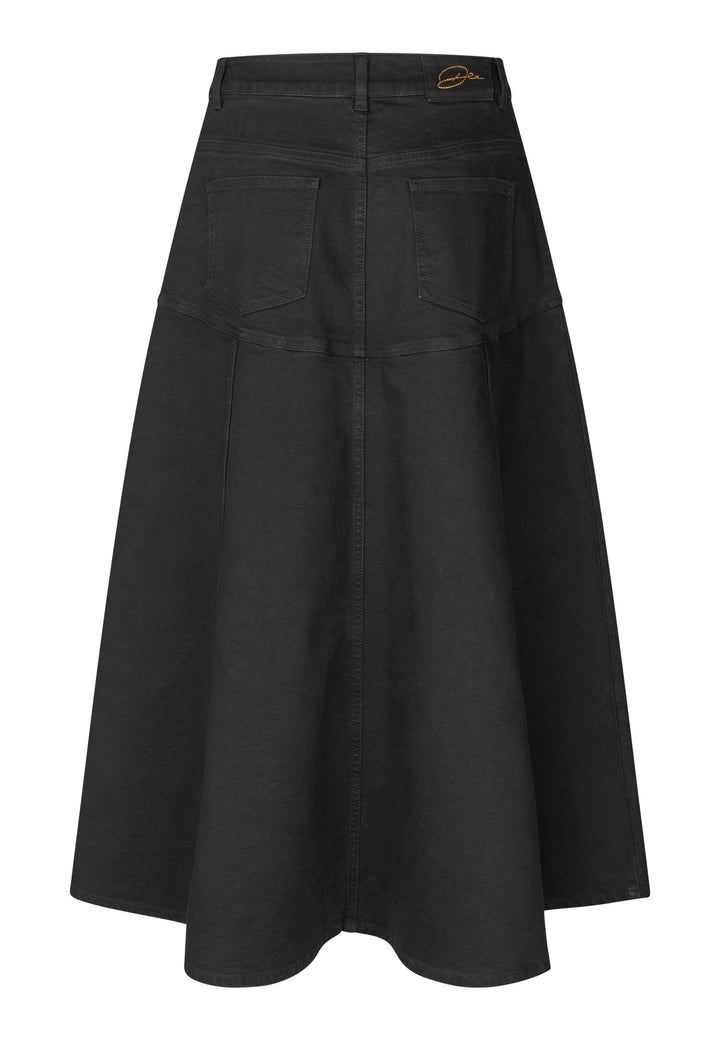 MichelleDEA, Black