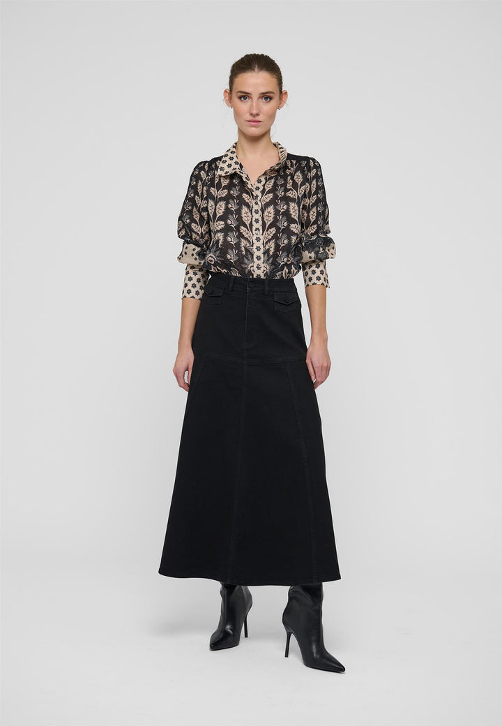 MichelleDEA, Black