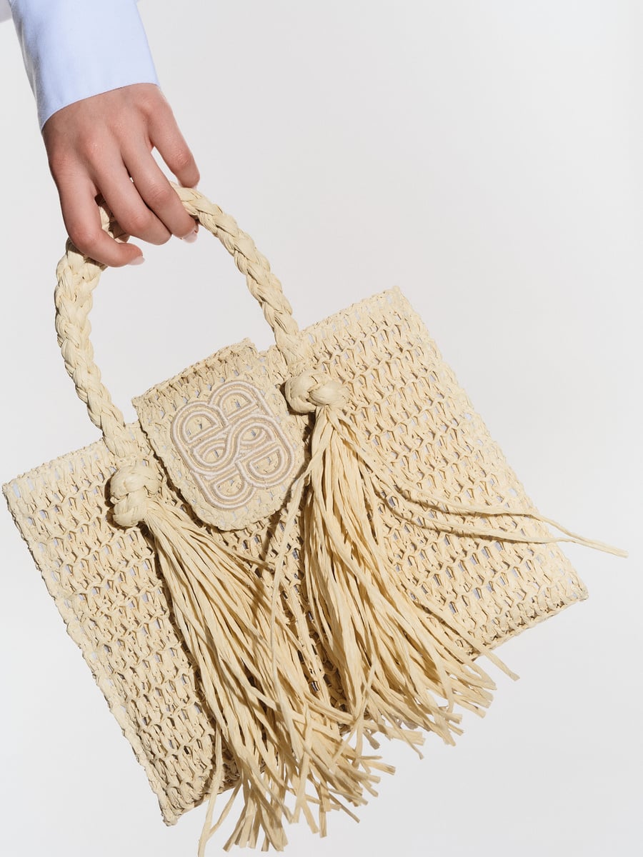 Ella &amp; il beige tilbehør veske - på modell