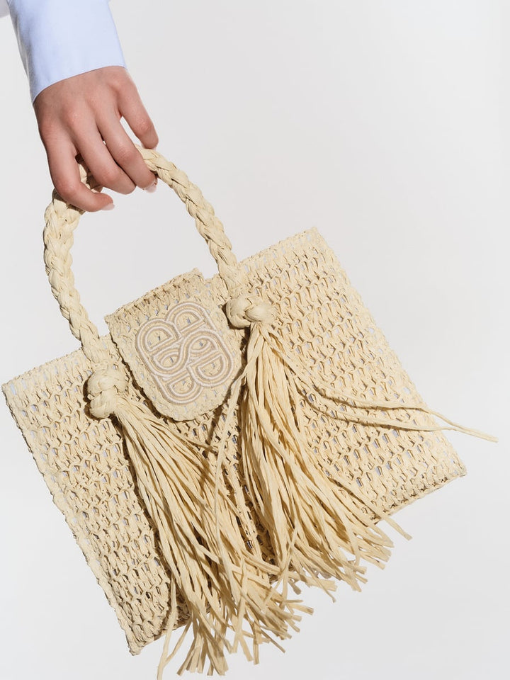 Ella &amp; il beige tilbehør veske - på modell