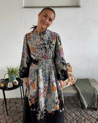 Iris kjole, Sort m/blomster