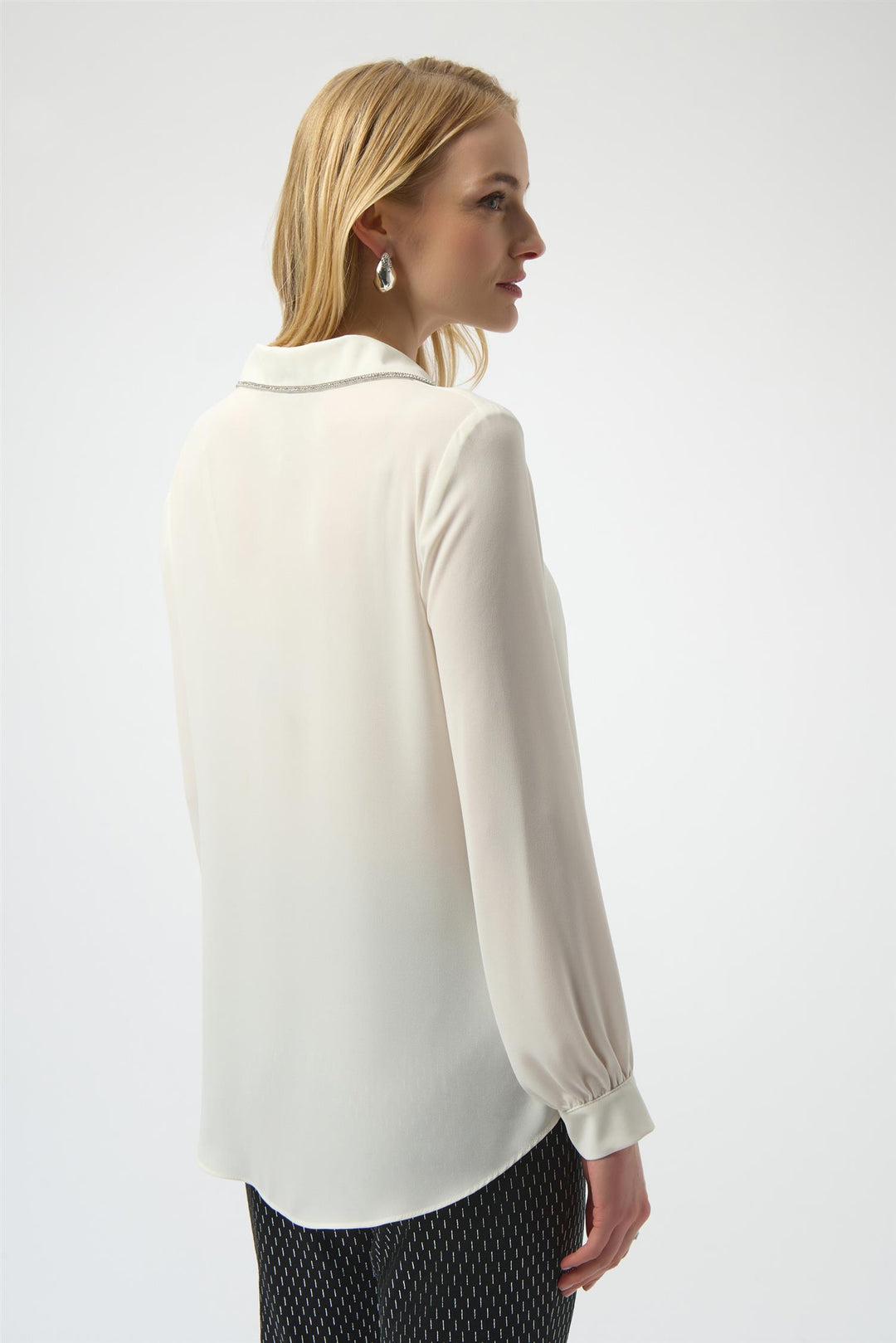 Joseph Ribkoff hvit bluse - bakfra 1