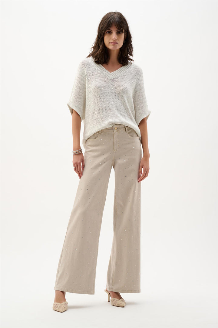 Joseph Ribkoff beige bukse - på modell forfra