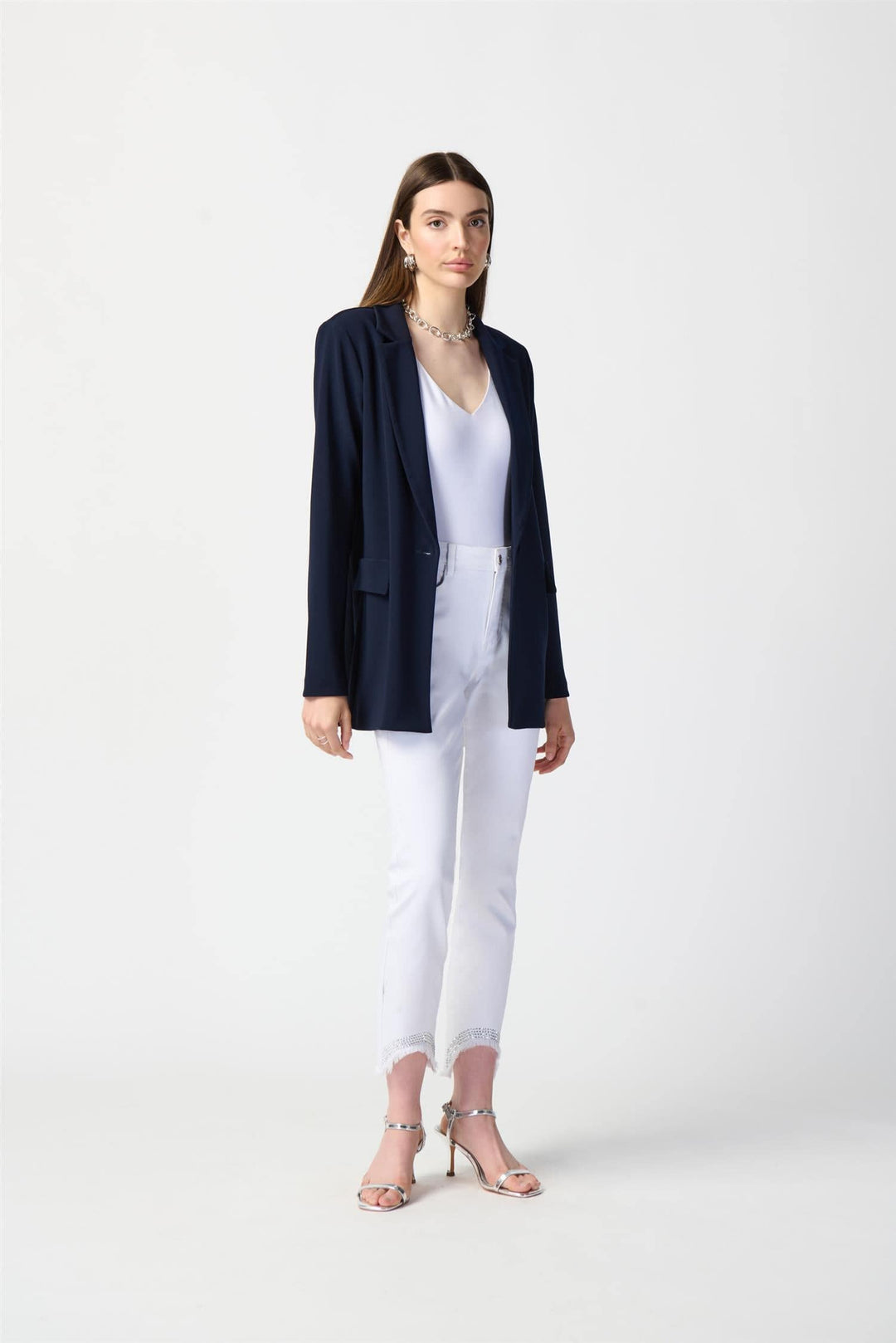 Joseph Ribkoff marineblå jakke blazer - på modell 2