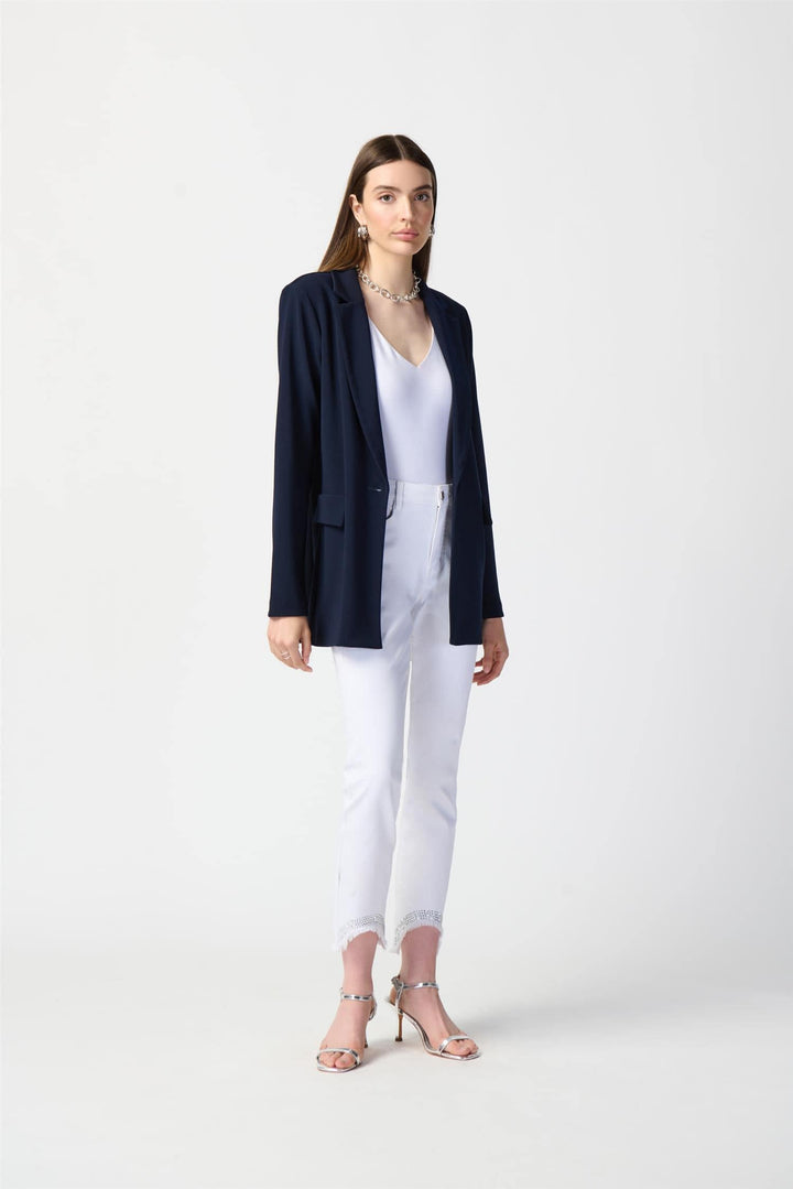 Joseph Ribkoff marineblå jakke blazer - på modell 2