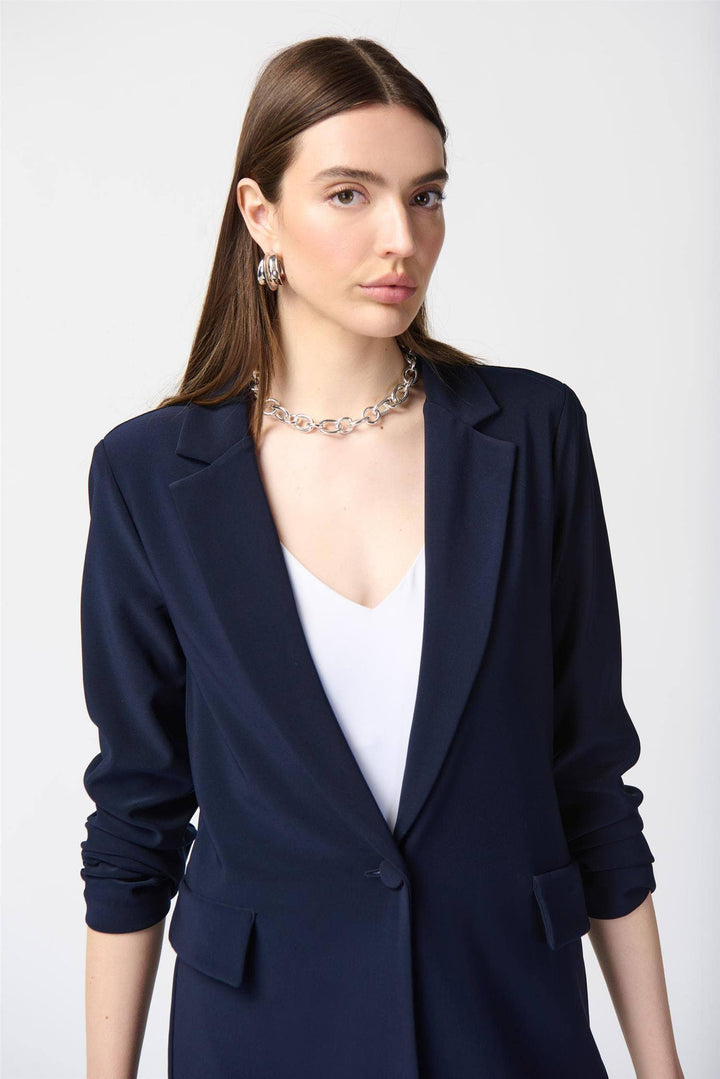 Joseph Ribkoff marineblå jakke blazer - på modell 1
