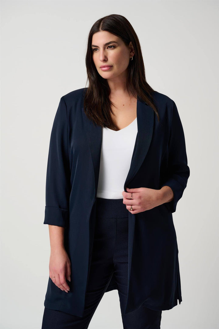 Joseph Ribkoff marineblå jakke blazer - på modell 3
