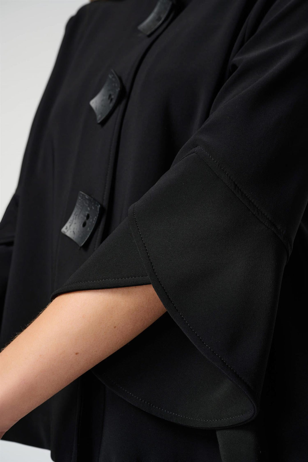 Joseph Ribkoff svart jakke blazer - detalj