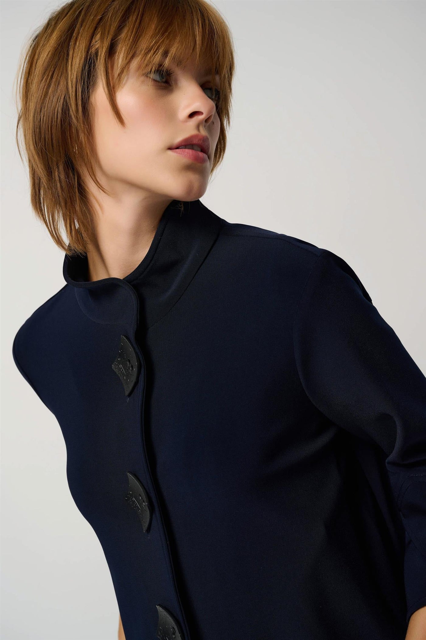 Classic Trapeze Jacket, Midnight Blue fra Joseph Ribkoff - bilde 2