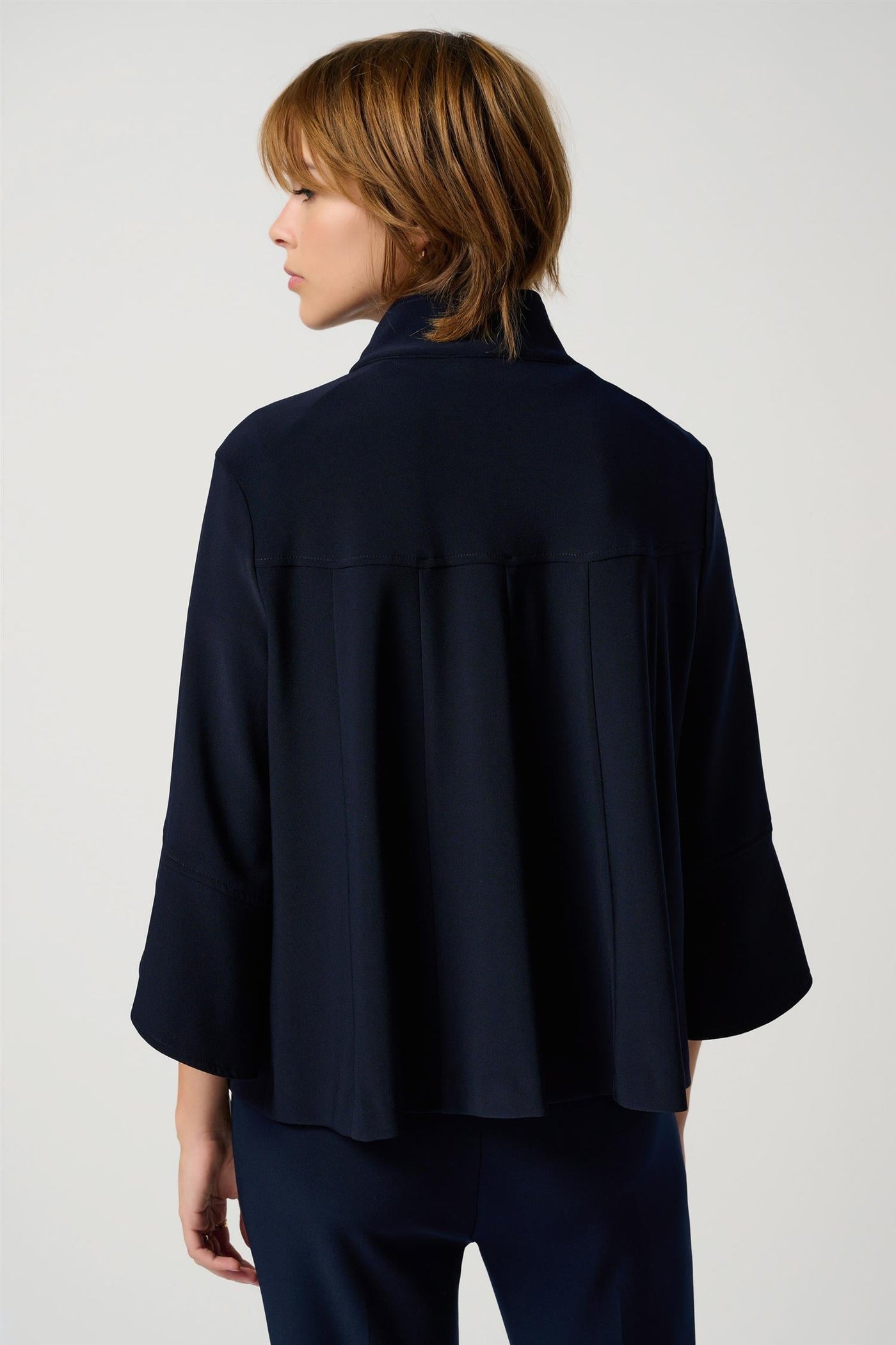Classic Trapeze Jacket, Midnight Blue fra Joseph Ribkoff - bilde 3