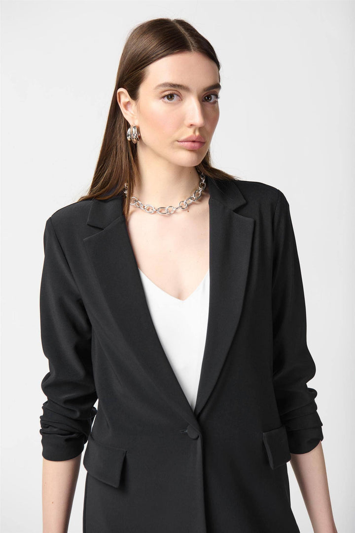 Joseph Ribkoff svart jakke blazer - på modell 1