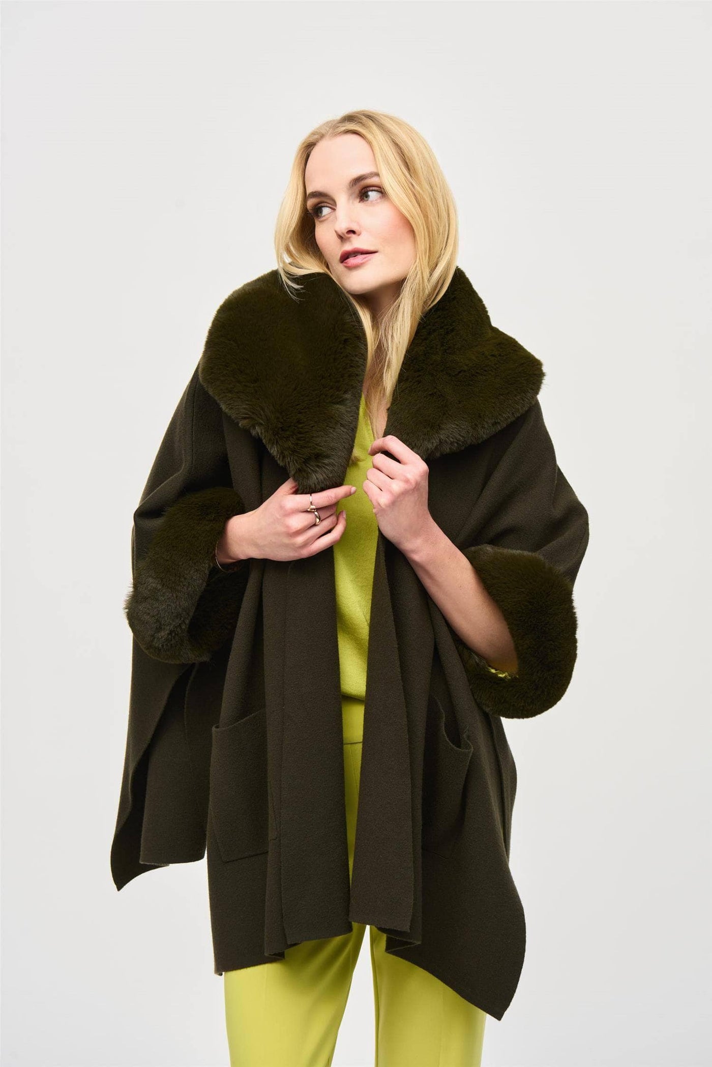 Cape 243930, Khaki